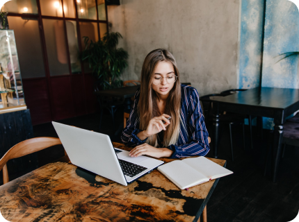 girl with laptop